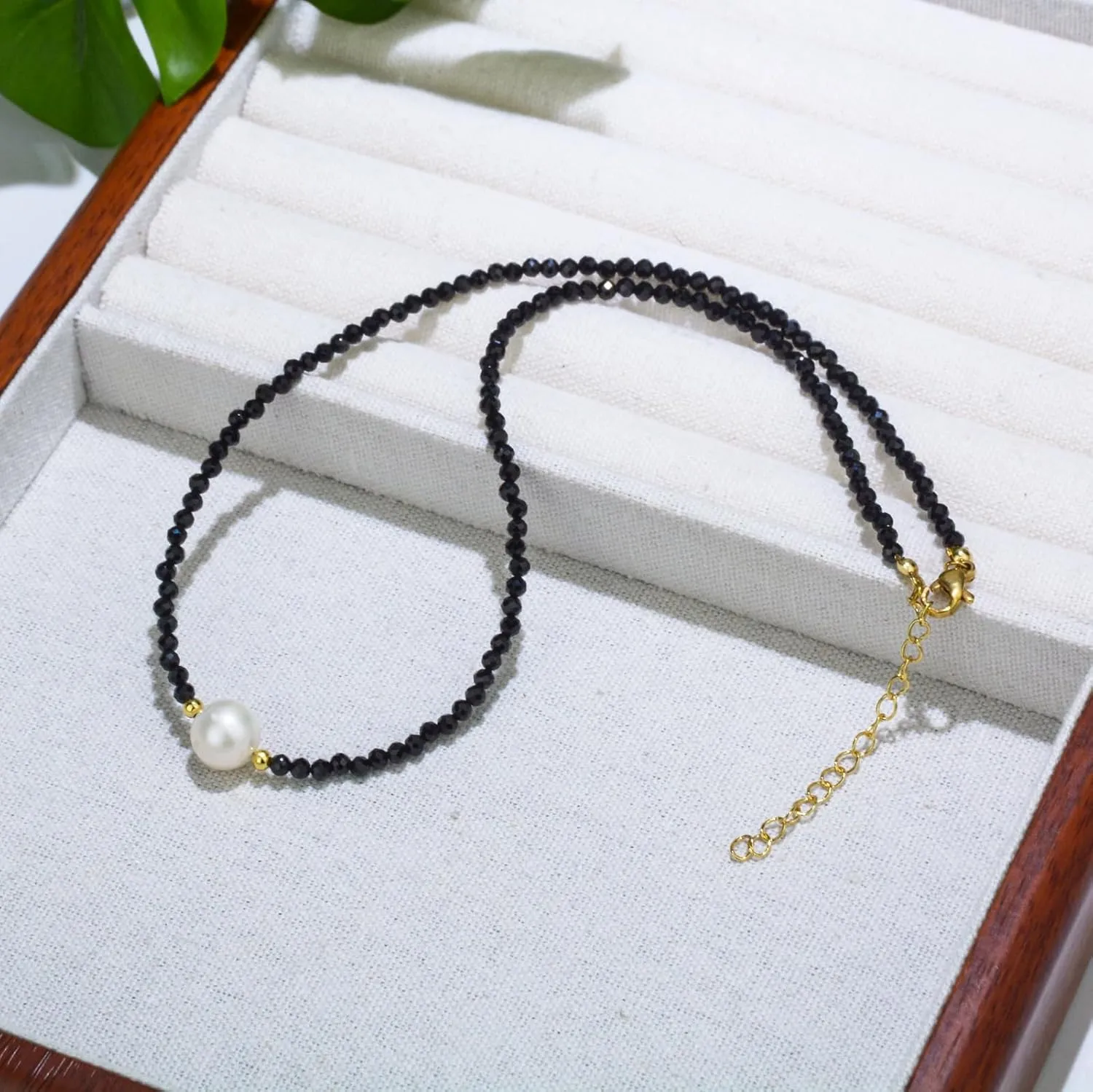 Black Spinel Necklaces for Women, Natural Freshwater Black Pearl Necklace, 18k Gold Plated 18 Inches Adjustable Chain Pearl Choker Necklace