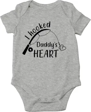 CBTwear I Hooked Daddy's Heart - Baby Clothes - Funny Newborn Bodysuit Outfits for Boys and Girls
