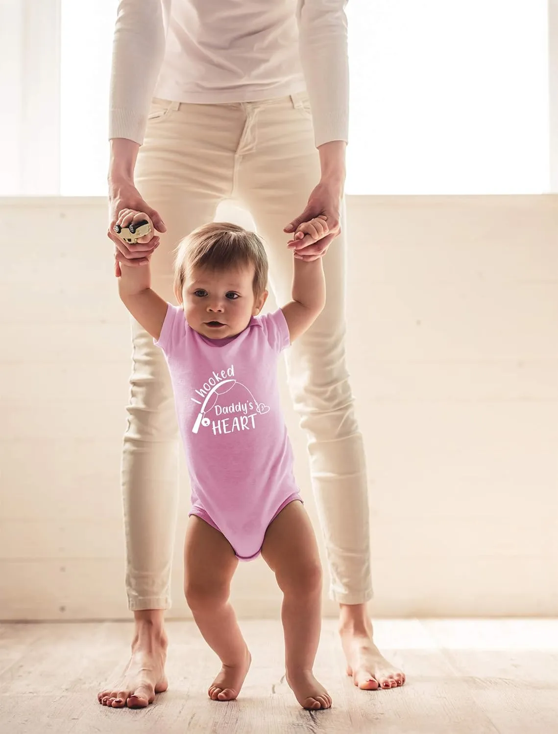 CBTwear I Hooked Daddy's Heart - Baby Clothes - Funny Newborn Bodysuit Outfits for Boys and Girls