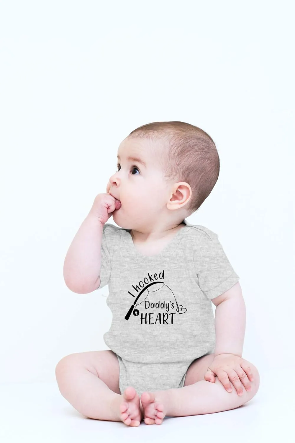 CBTwear I Hooked Daddy's Heart - Baby Clothes - Funny Newborn Bodysuit Outfits for Boys and Girls