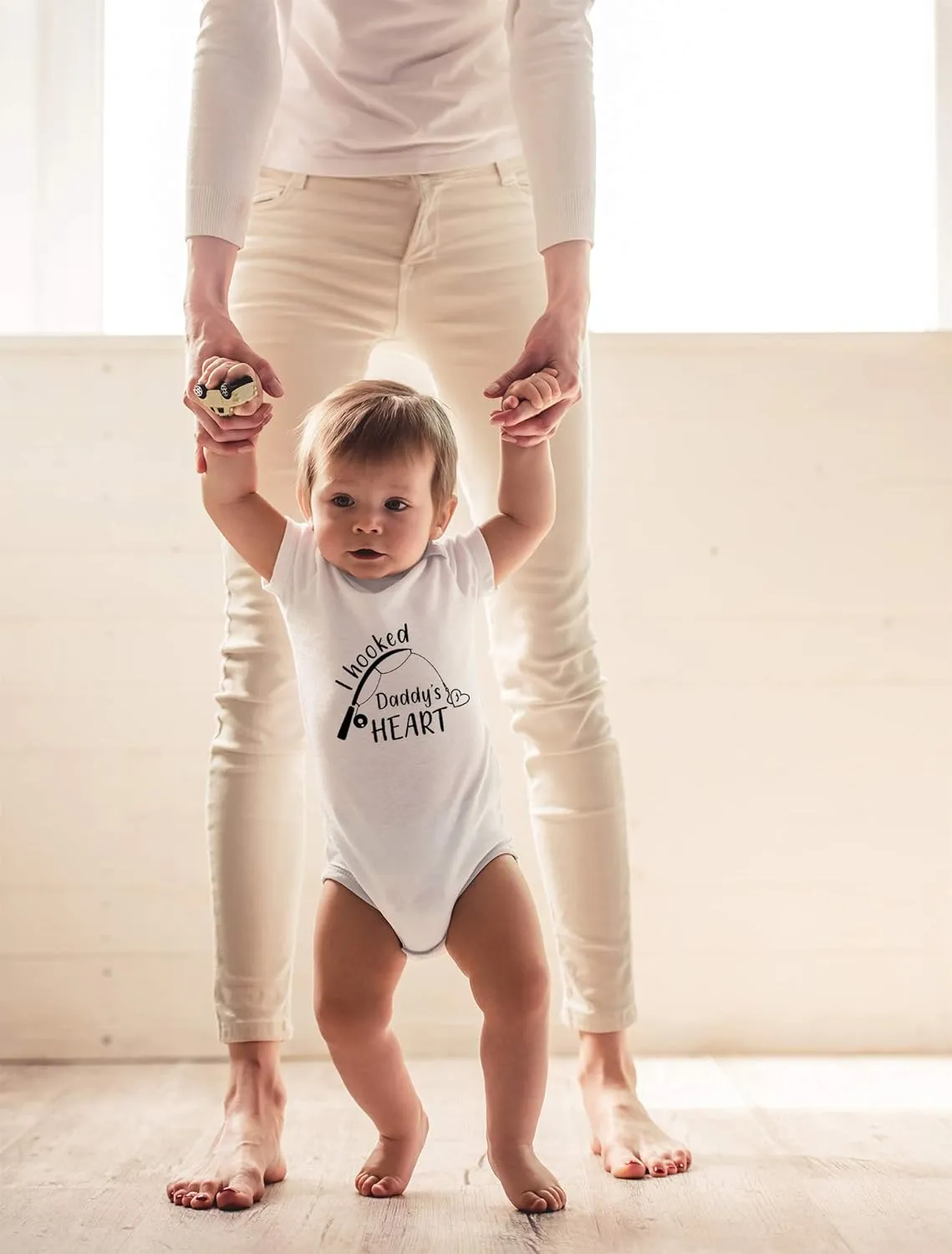 CBTwear I Hooked Daddy's Heart - Baby Clothes - Funny Newborn Bodysuit Outfits for Boys and Girls