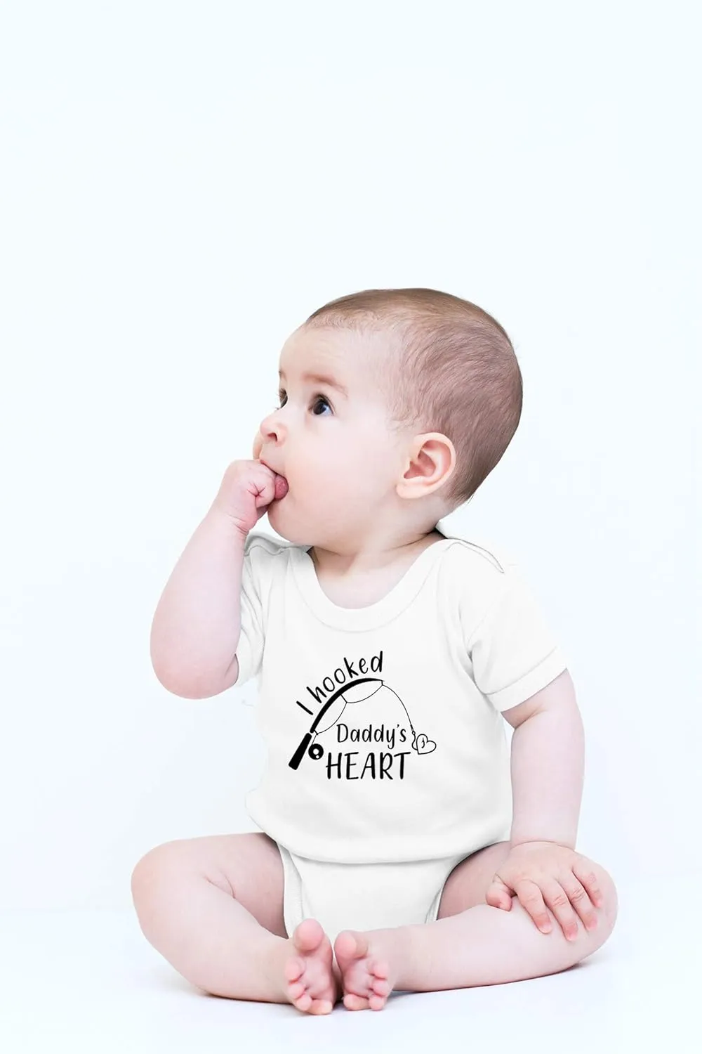 CBTwear I Hooked Daddy's Heart - Baby Clothes - Funny Newborn Bodysuit Outfits for Boys and Girls