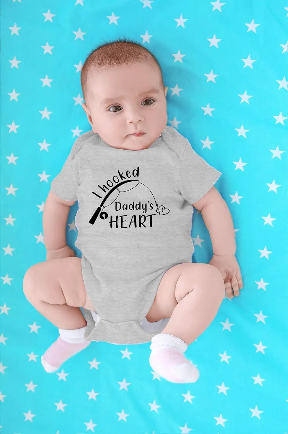 CBTwear I Hooked Daddy's Heart - Baby Clothes - Funny Newborn Bodysuit Outfits for Boys and Girls