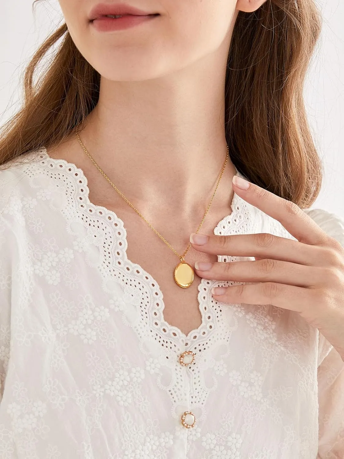 Custom4U Round/Oval Silver Locket Necklace That Holds Picture,Personalized Photo Medallion Pendant Gold 18k Plated 925 Sterling Silver   Chain 16"/18"/22",Memory Gifts for Mother Mom Women