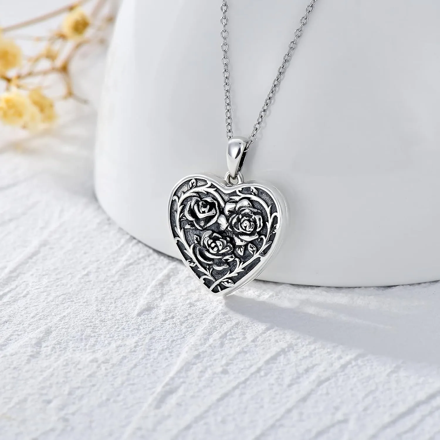Dorunmo Locket Necklace 925 Sterling Silver Pictures Photo Keep Someone Near to You Custom Lockets Mother's Day Jewelry Personalized Photo Locket Gift