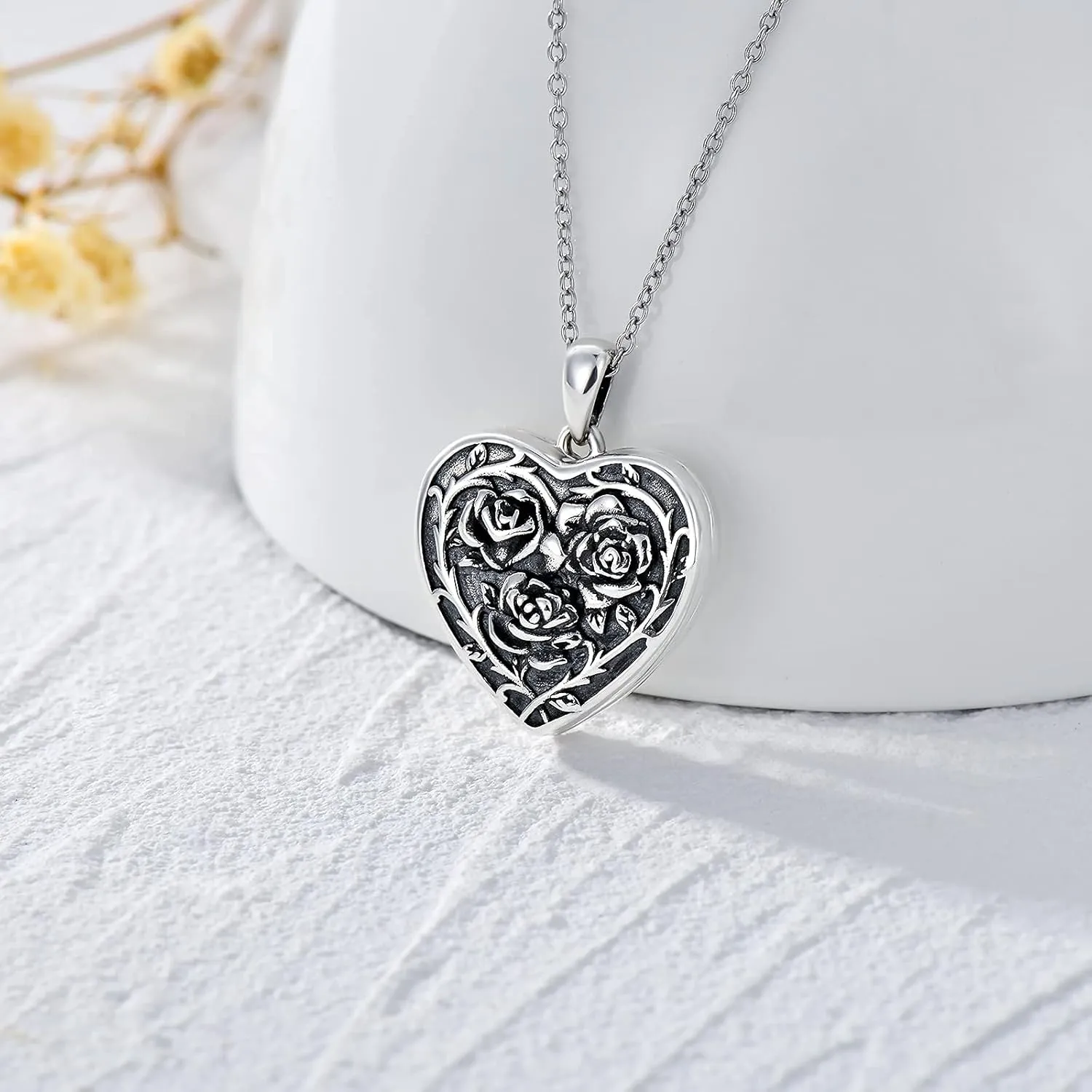 Dorunmo Locket Necklace 925 Sterling Silver Pictures Photo Keep Someone Near to You Custom Lockets Mother's Day Jewelry Personalized Photo Locket Gift