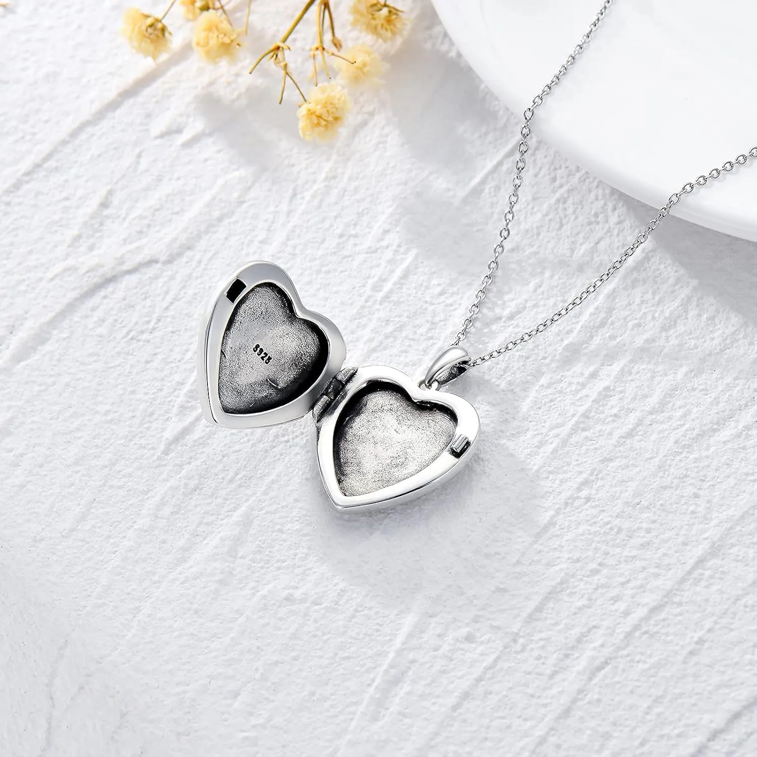 Dorunmo Locket Necklace 925 Sterling Silver Pictures Photo Keep Someone Near to You Custom Lockets Mother's Day Jewelry Personalized Photo Locket Gift