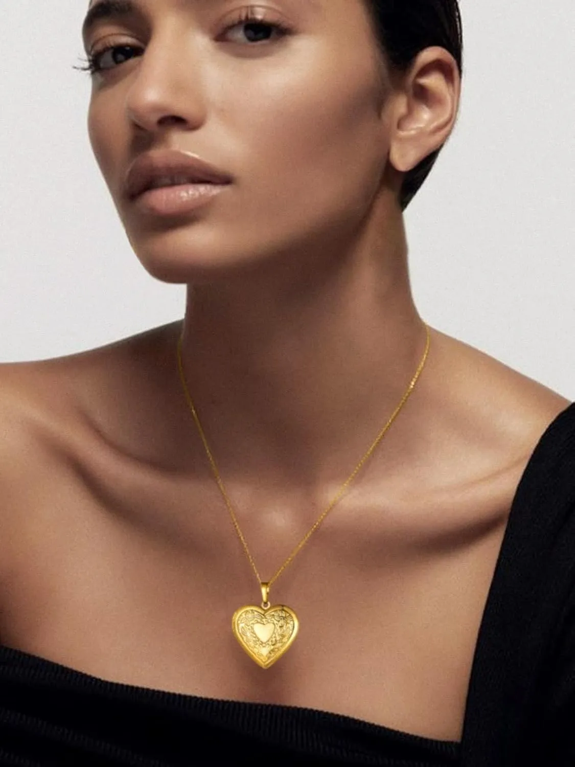 GOLDCHIC JEWELRY Heart Locket Necklace for Women, Personalized Photo Necklaces with Picture Inside, Custom Love Gifts with 18''-20 Inches Chain (Gold, Silver, Rose Gold)