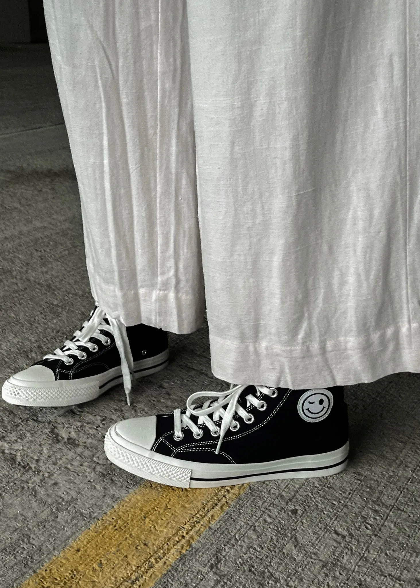 Hattie Sneaker | Black