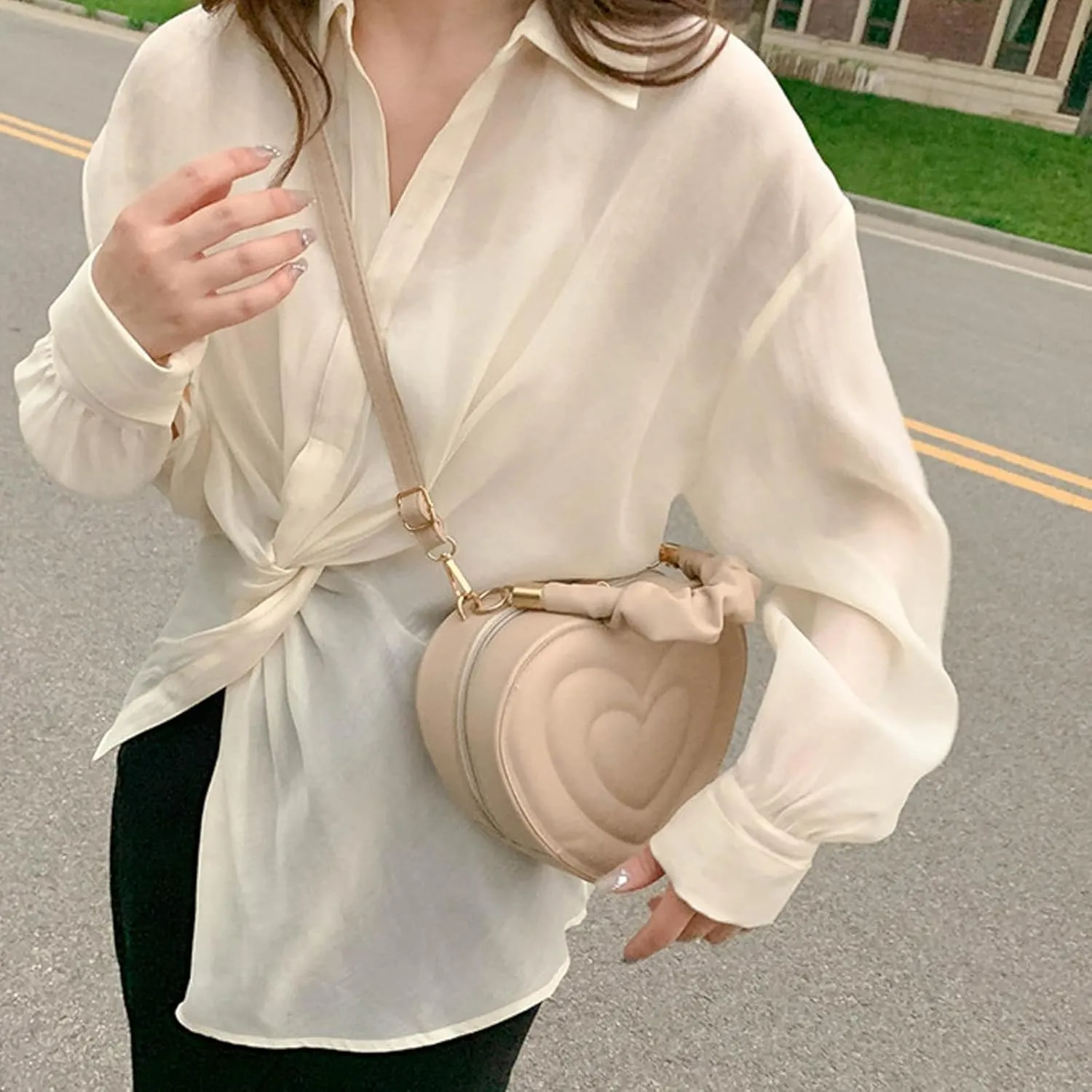 Small Heart Shaped Purse for Women PU Leather Zipper Tote Bag Purse Satchel Cute Crossbody Messenger Handbags